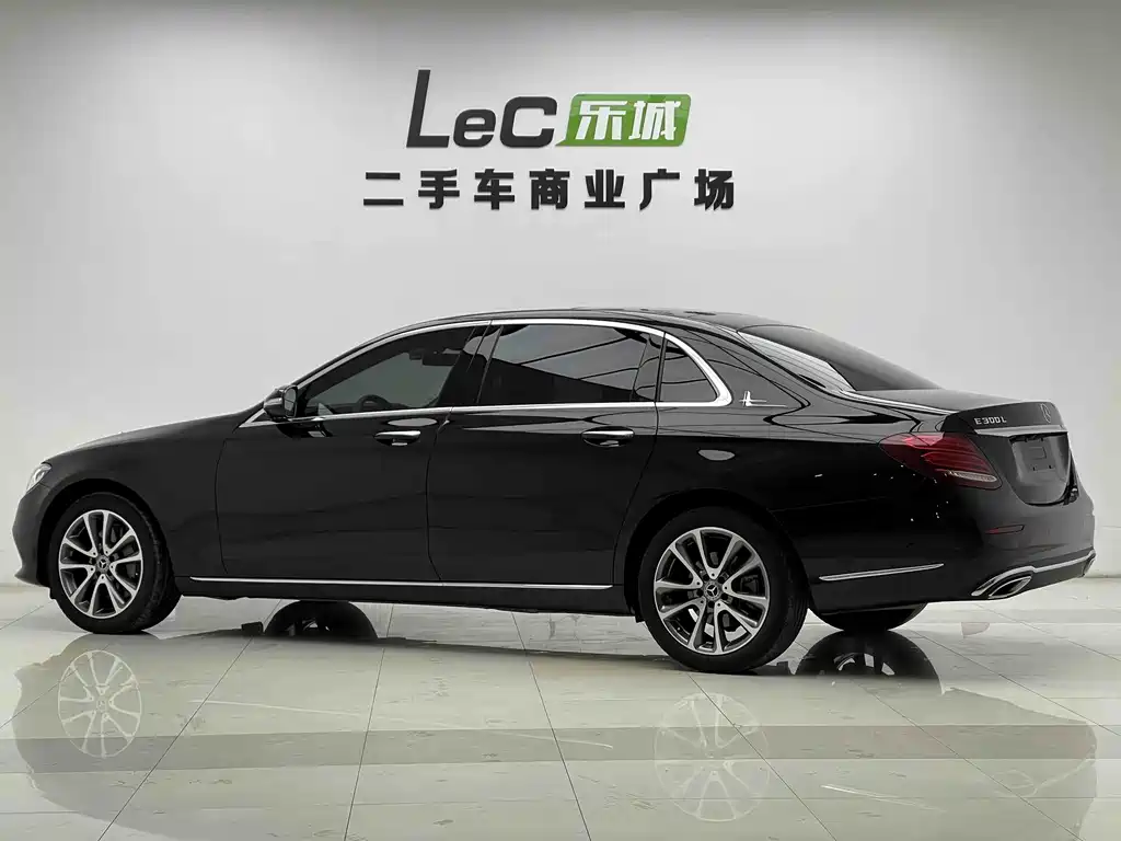 Mercedes-Benz E-Class 2019 — фото 14