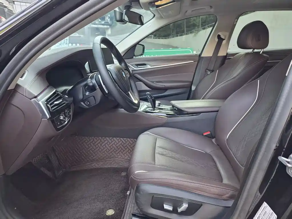 BMW 5 Series 2021