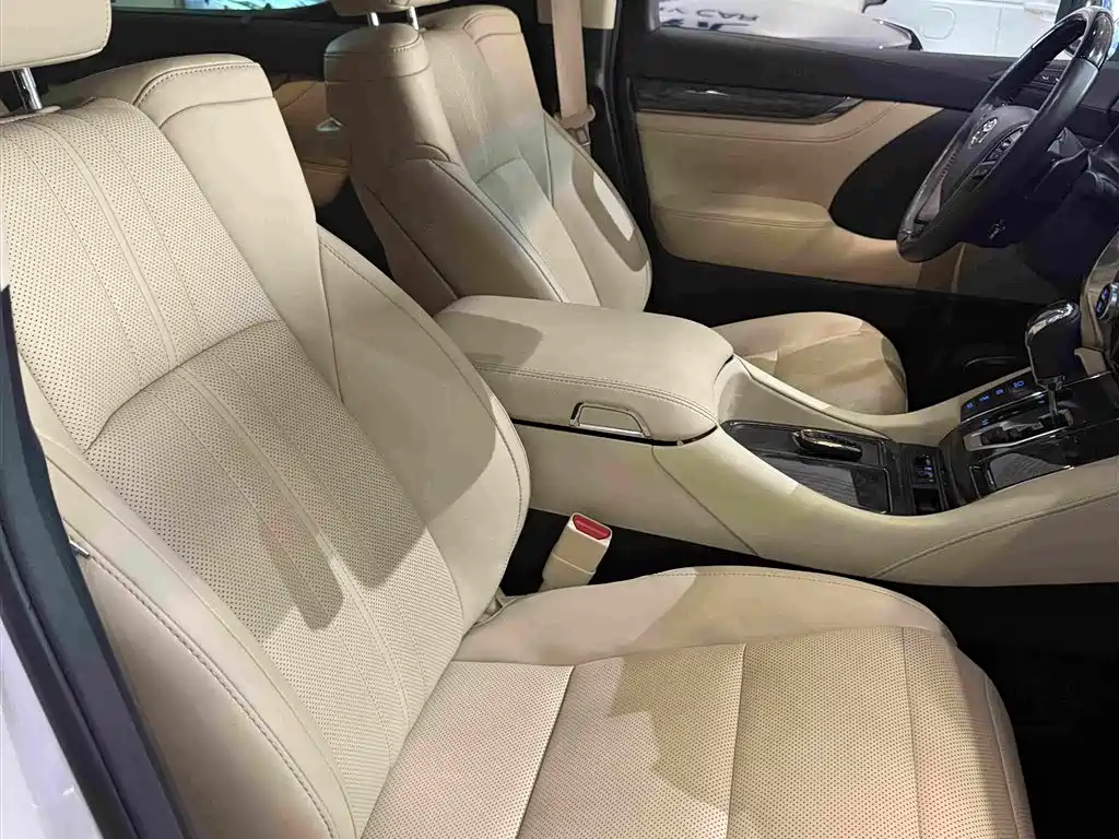 Toyota Vellfire 2023 — фото 11