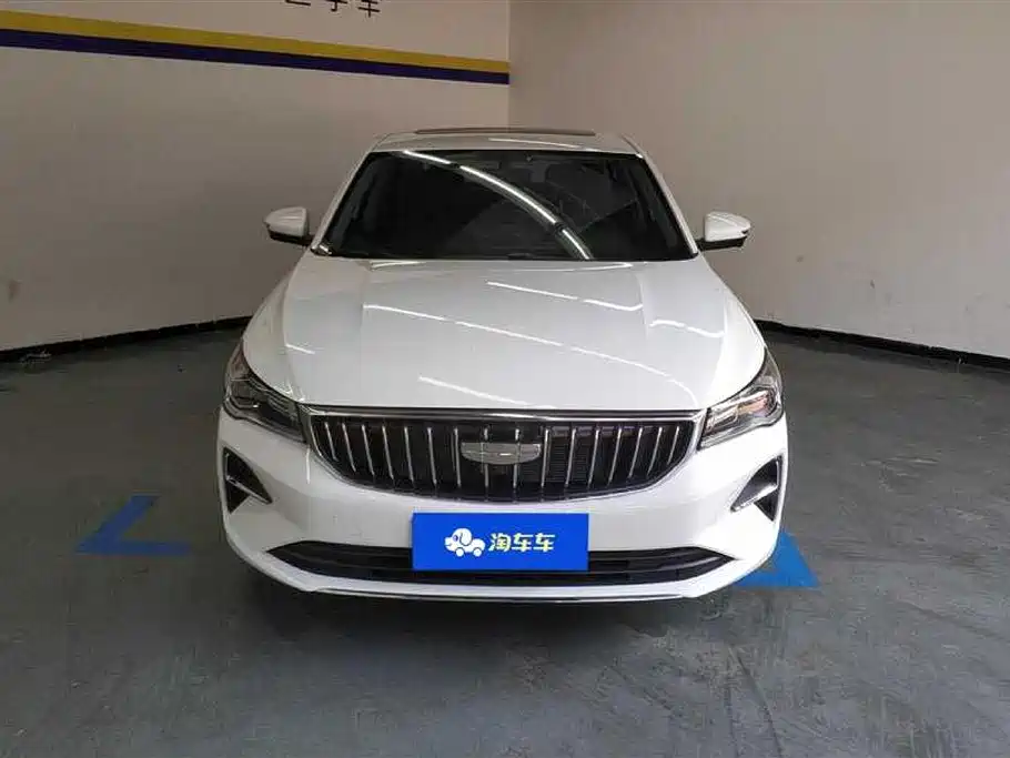 Geely Emgrand 2022
