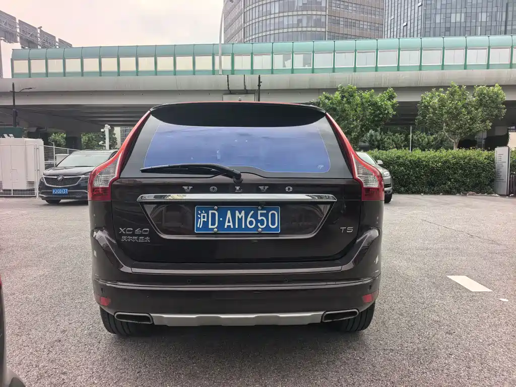 Volvo XC60 2017 — фото 5