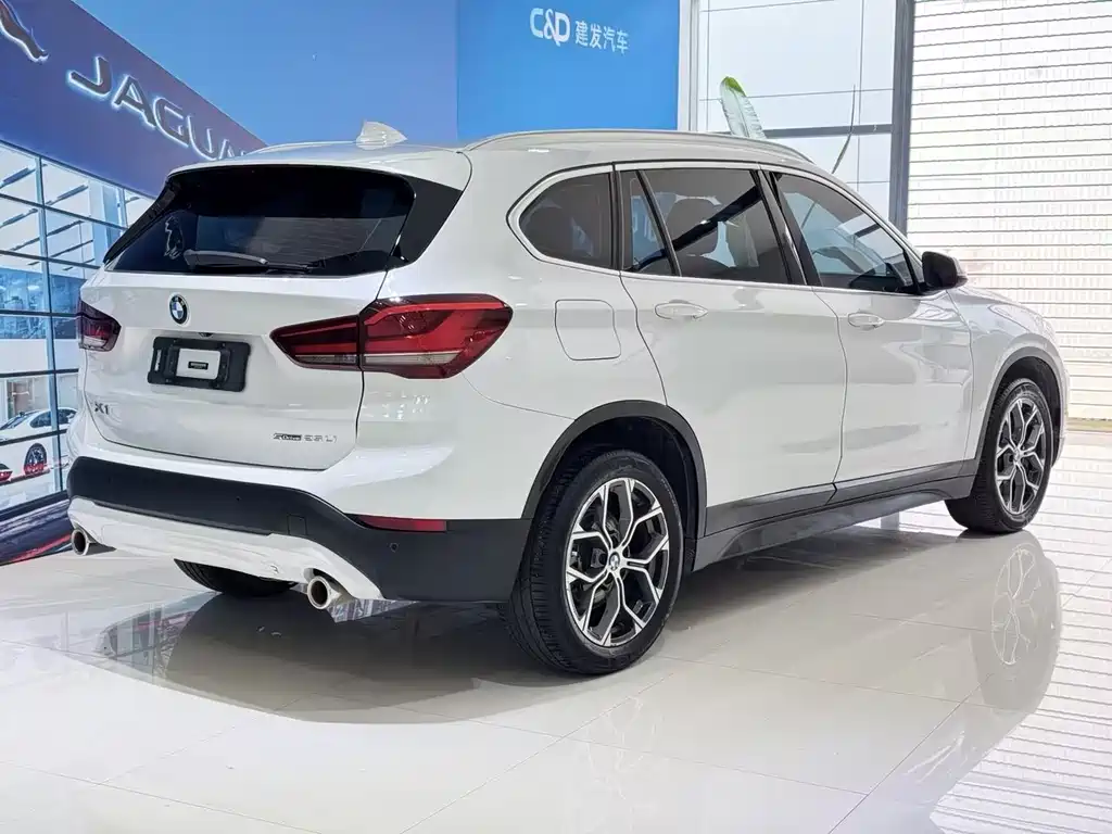 BMW X1 2020 — фото 4
