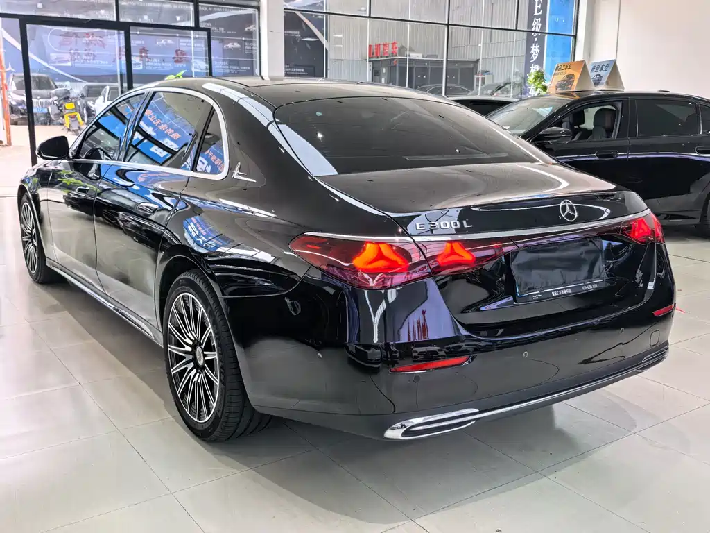 Mercedes-Benz E-Class 2025