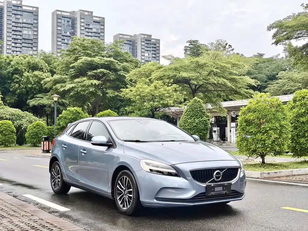 Volvo V40 2017 — фото 4