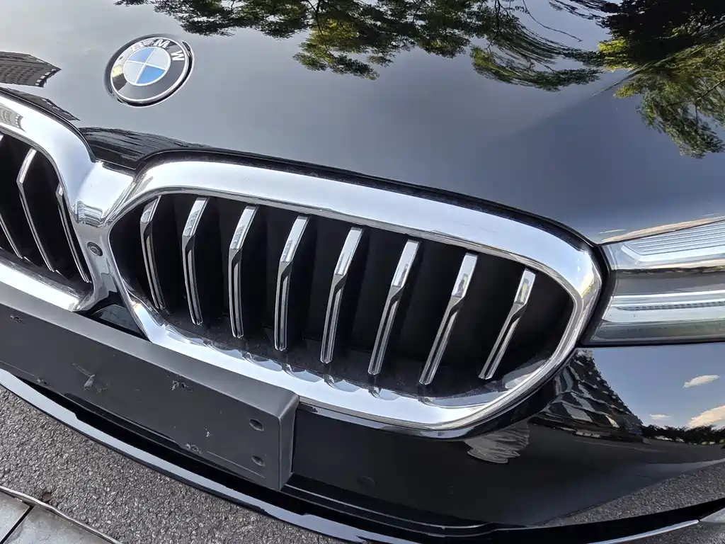BMW 5 Series 2021 — фото 11