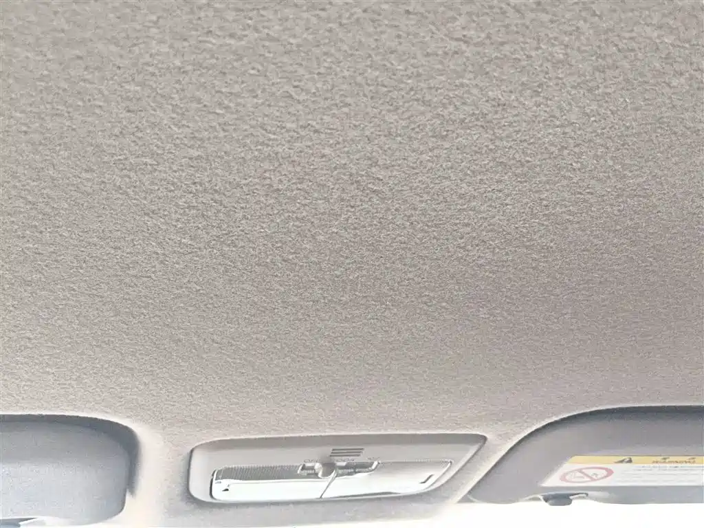 Toyota Yaris L 2020 — фото 11