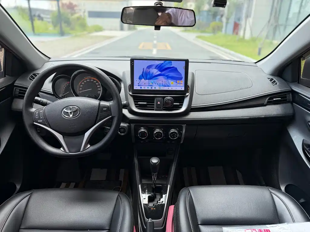 Toyota Yaris L 2022 — фото 5