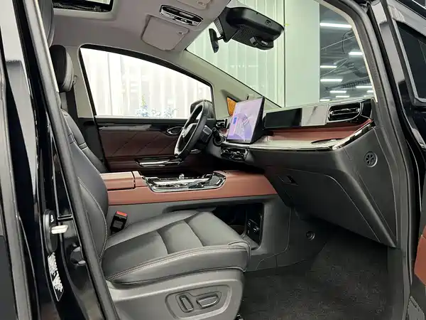 GAC Trumpchi E8 PHEV 2024