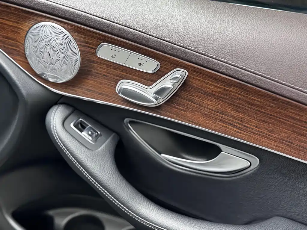 Mercedes-Benz GLC 2021 — фото 19