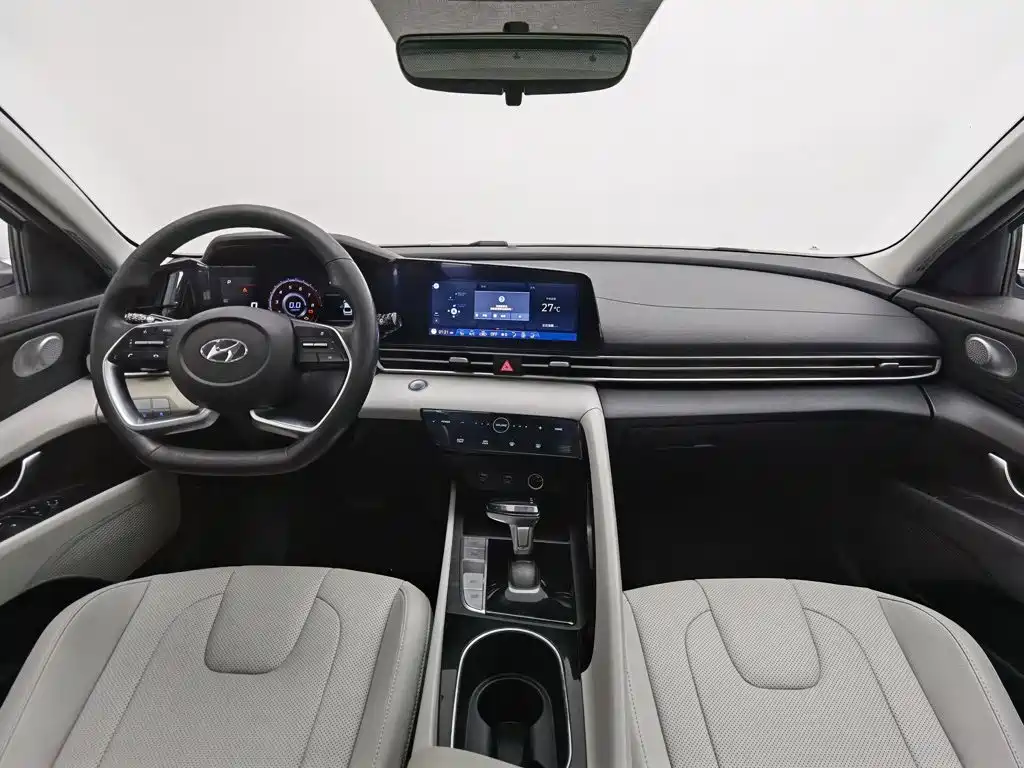 Hyundai Elantra 2021