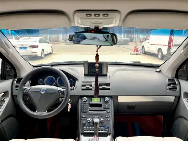 Volvo XC90 2011