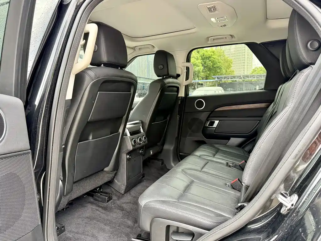 Land Rover Discovery 2020 — фото 12