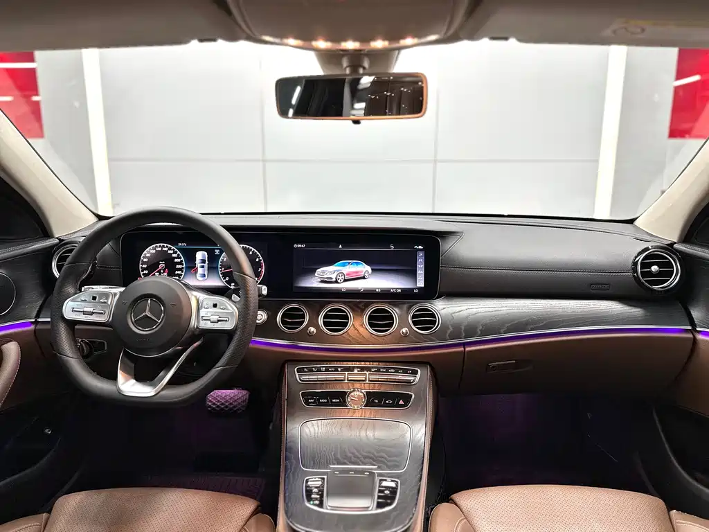 Mercedes-Benz E-Class 2019 — фото 12