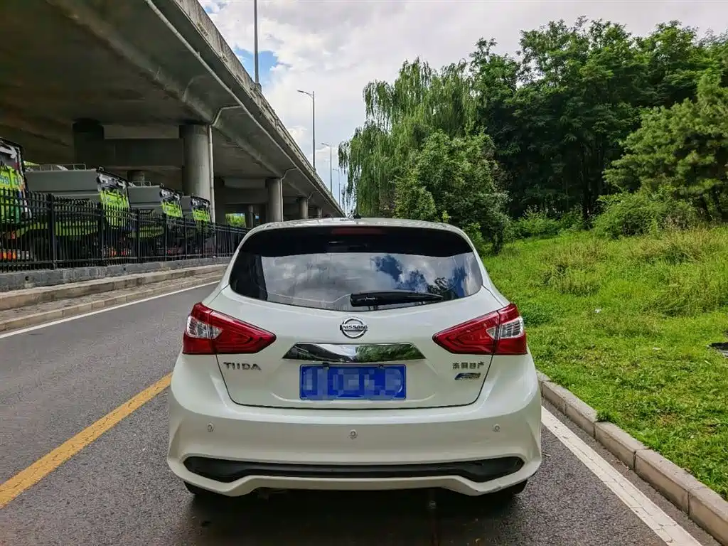 Nissan Tiida 2018 — фото 12