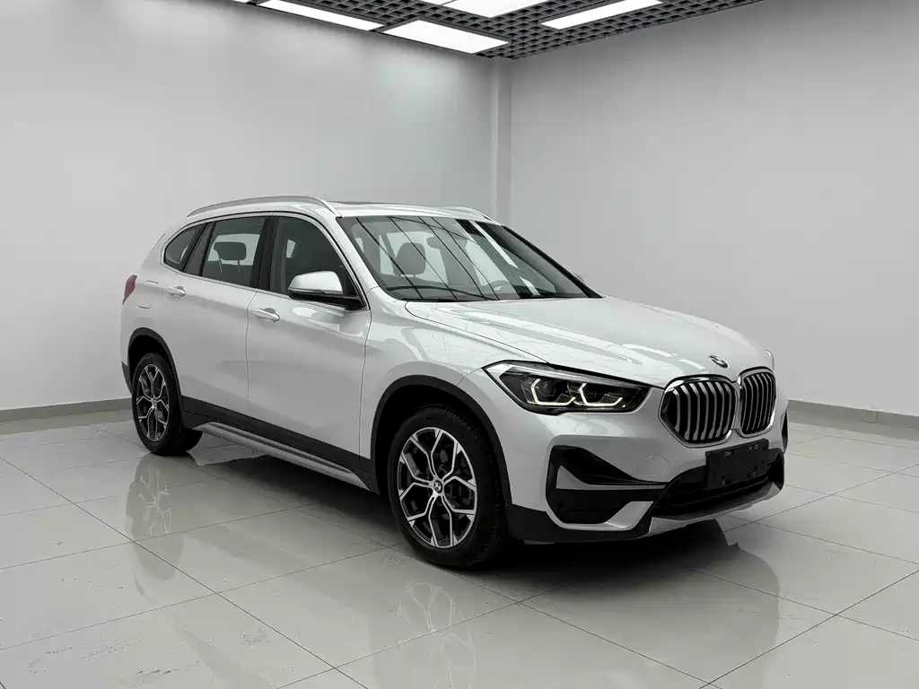 BMW X1 2022 — фото 3