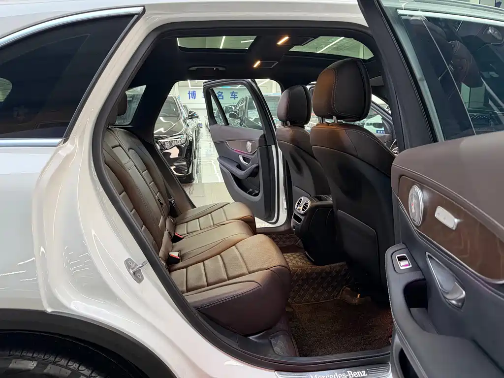Mercedes-Benz GLC 2020 — фото 16