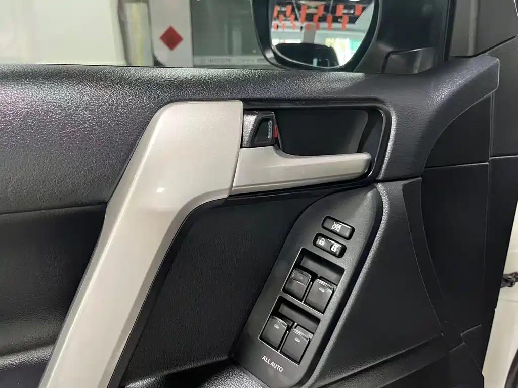Toyota Prado 2019 — фото 13