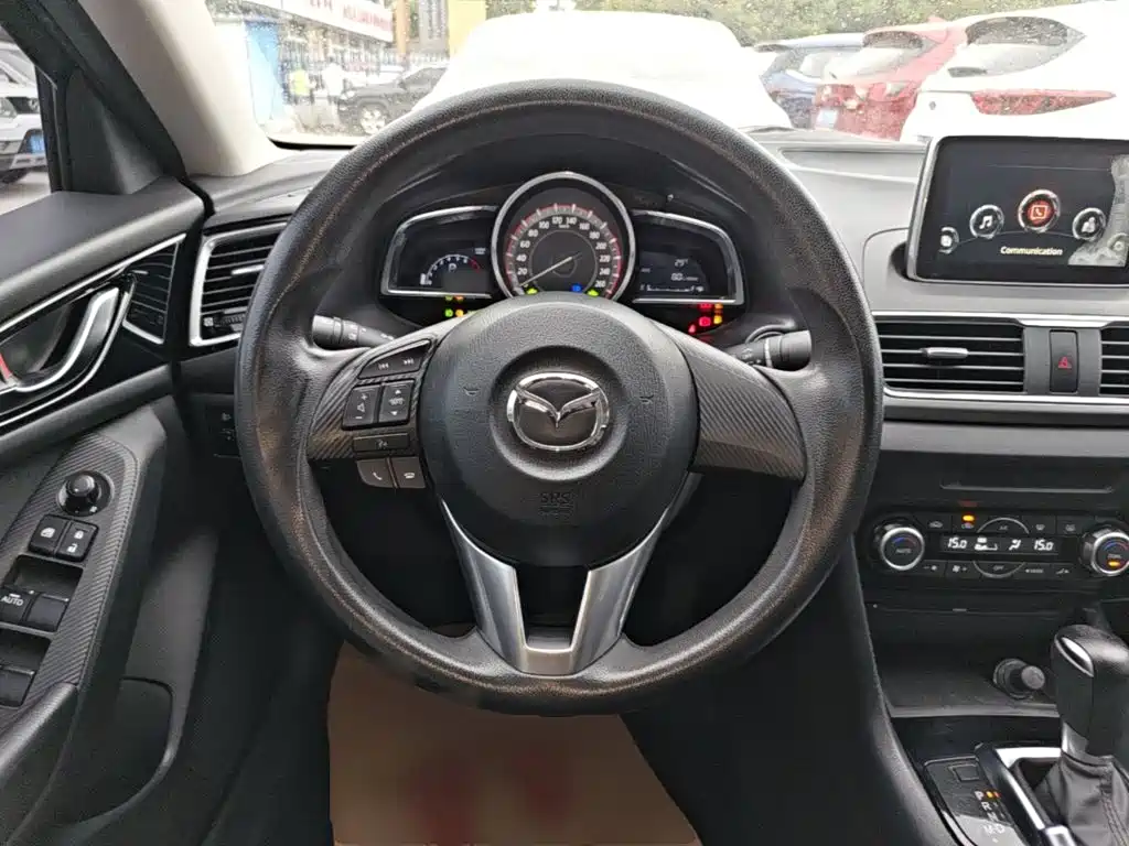 Mazda 3 Axela 2016 — фото 11