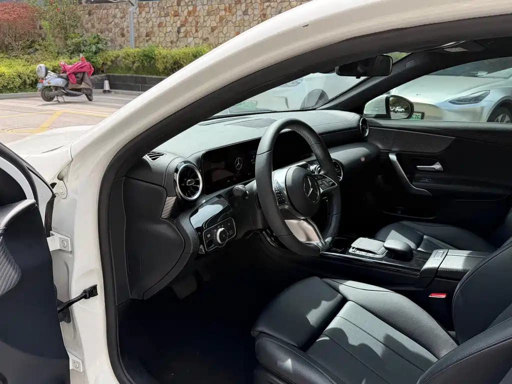Mercedes-Benz A-Class 2023 — фото 6