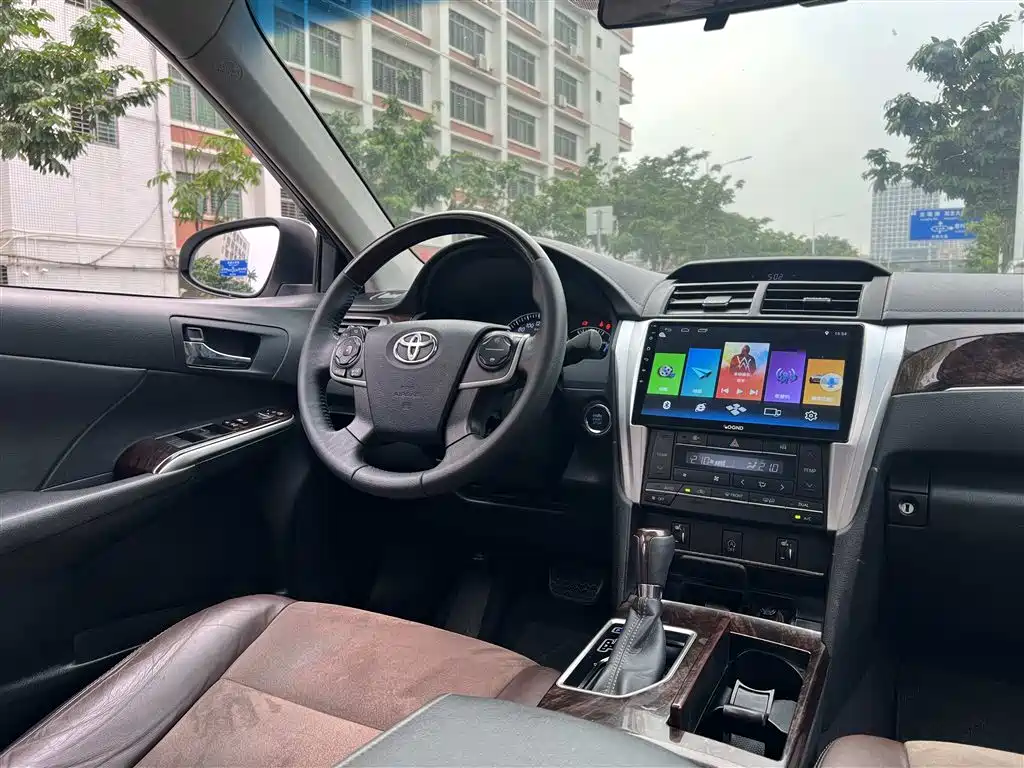 Toyota Camry 2017 — фото 12
