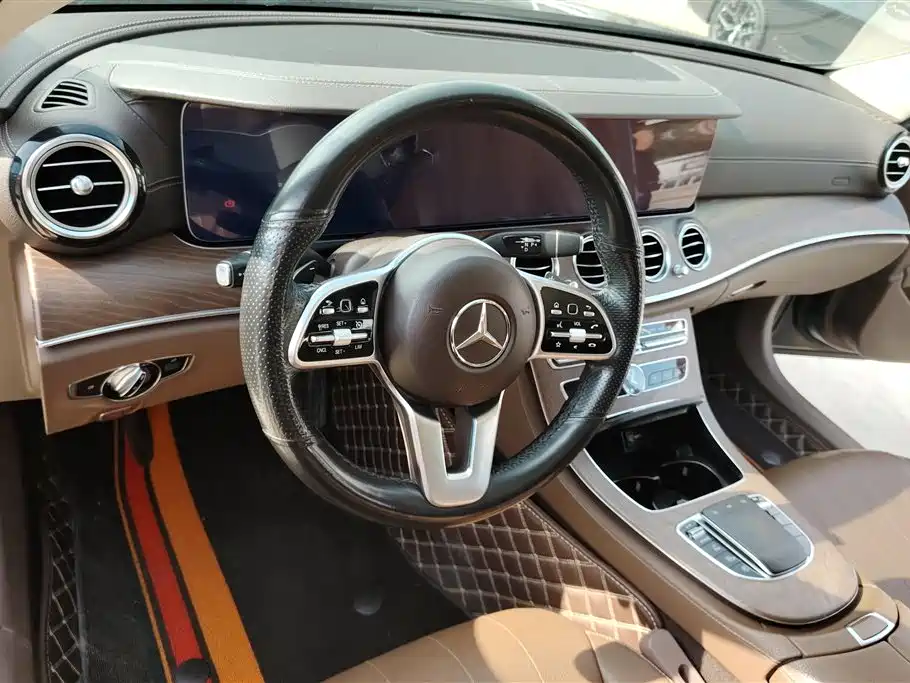 Mercedes-Benz E-Class 2019 — фото 12