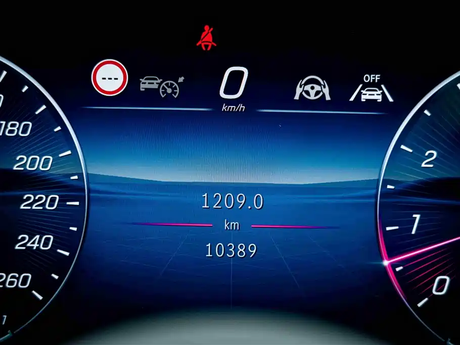 Mercedes-Benz C-Class 2024 — фото 10