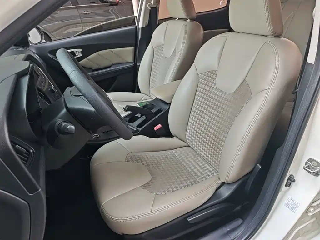 GAC Motor Trumpchi GA3S 2016 — фото 15