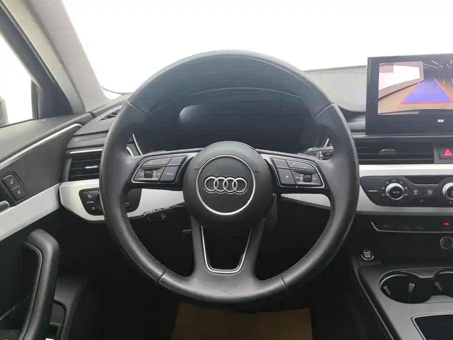 Audi A4L 2023 — фото 15