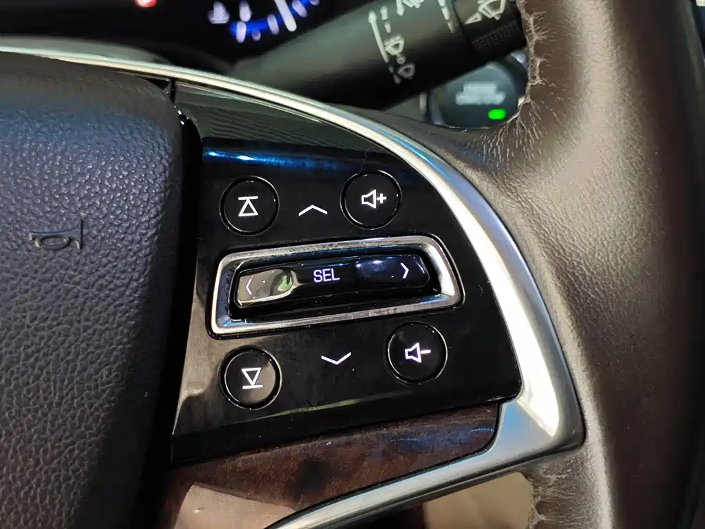 Cadillac XTS 2013 — фото 11
