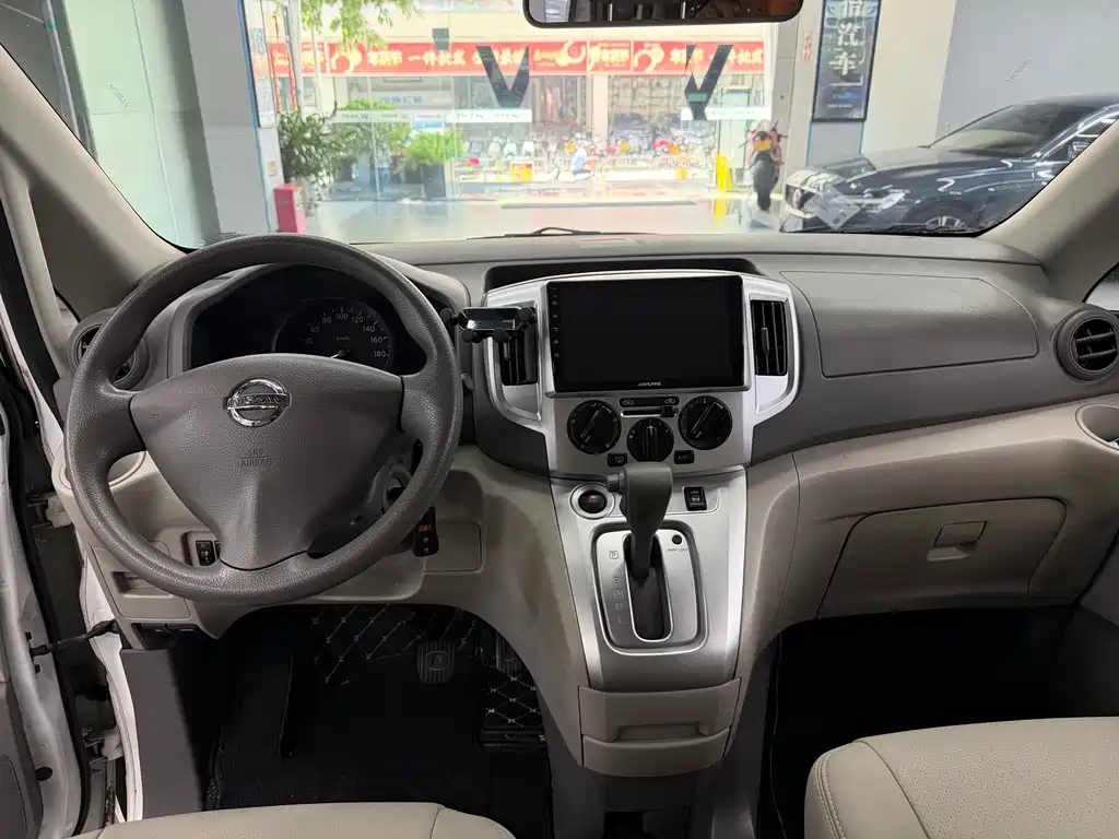 Nissan NV200 2016 — фото 5