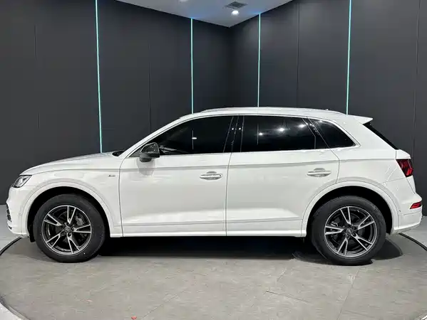 Audi Q5L 2020