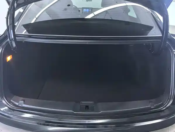 Hongqi E-QM5 2024