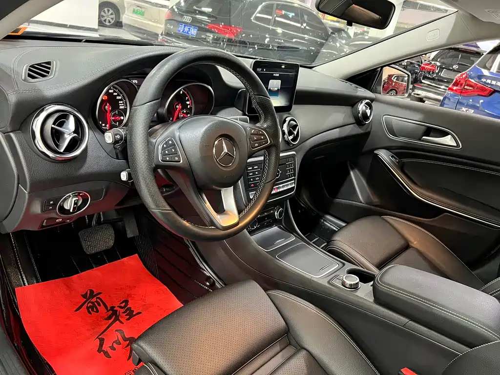 Mercedes-Benz GLA 2018 — фото 12
