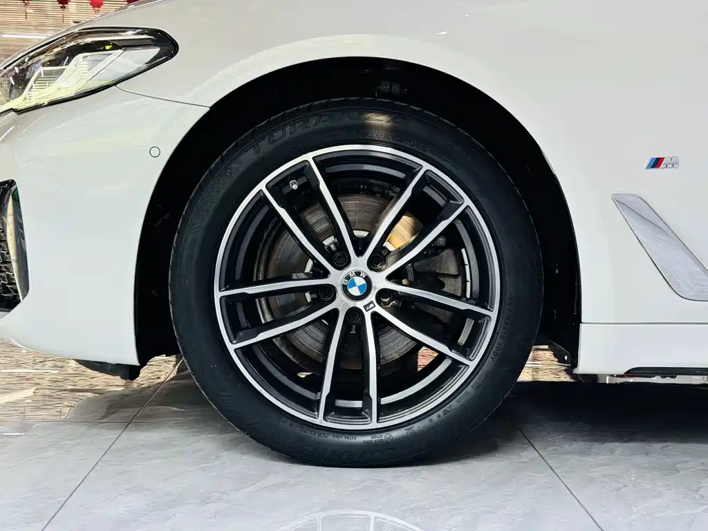 BMW 5 Series 2021