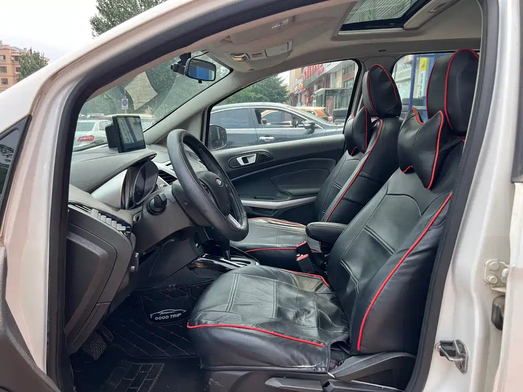 Ford EcoSport 2014 — фото 10