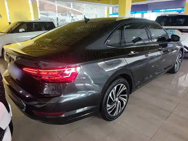 Volkswagen Sagitar 2022