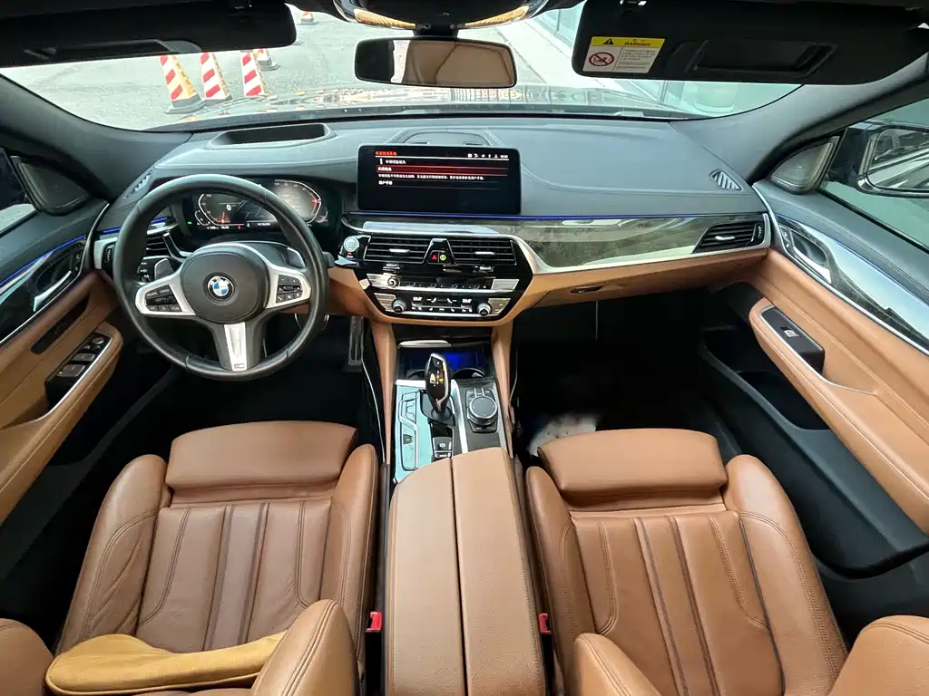 BMW 6 Series GT 2023 — фото 11