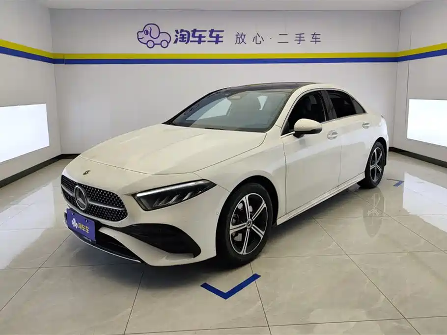 Mercedes-Benz A-Class 2024 — фото 1