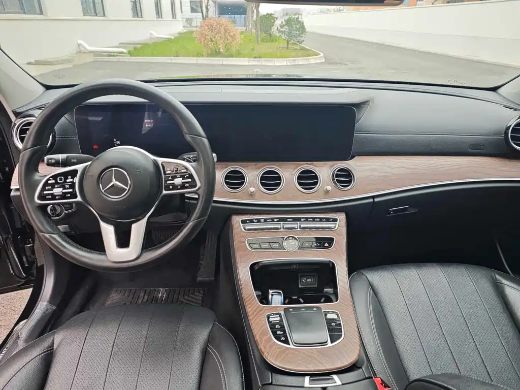 Mercedes-Benz E-Class 2019 — фото 4