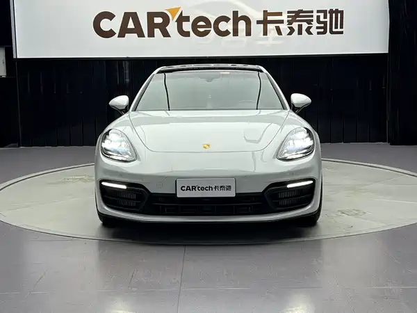 Porsche Panamera 2021