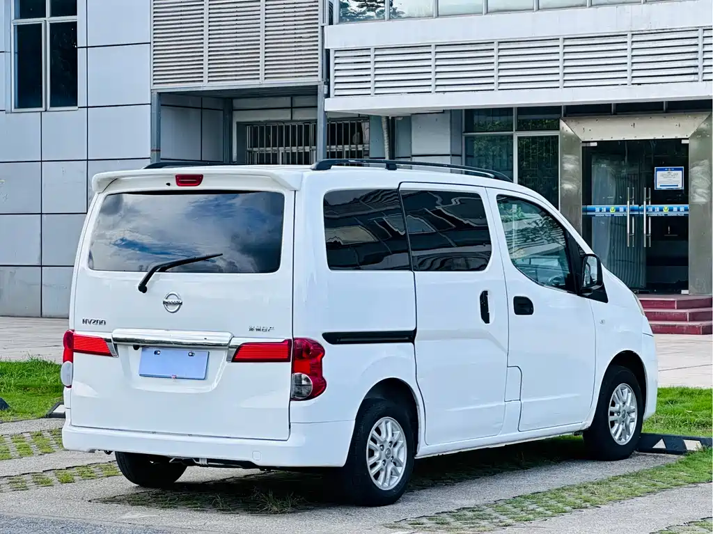 Nissan NV200 2013 — фото 14