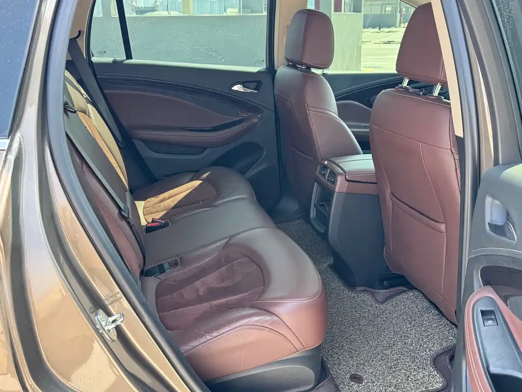 Buick Envision Plus 2018 — фото 15