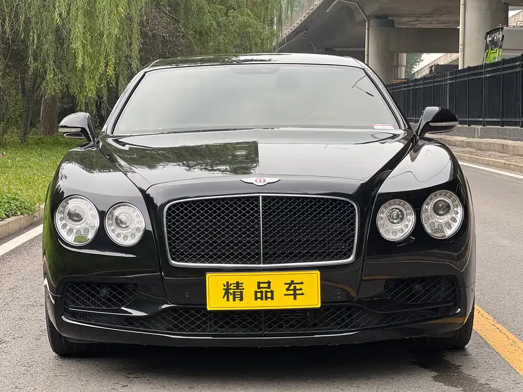 Bentley Flying Spur 2018 — фото 2
