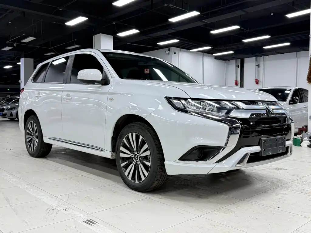 Mitsubishi Outlander 2021