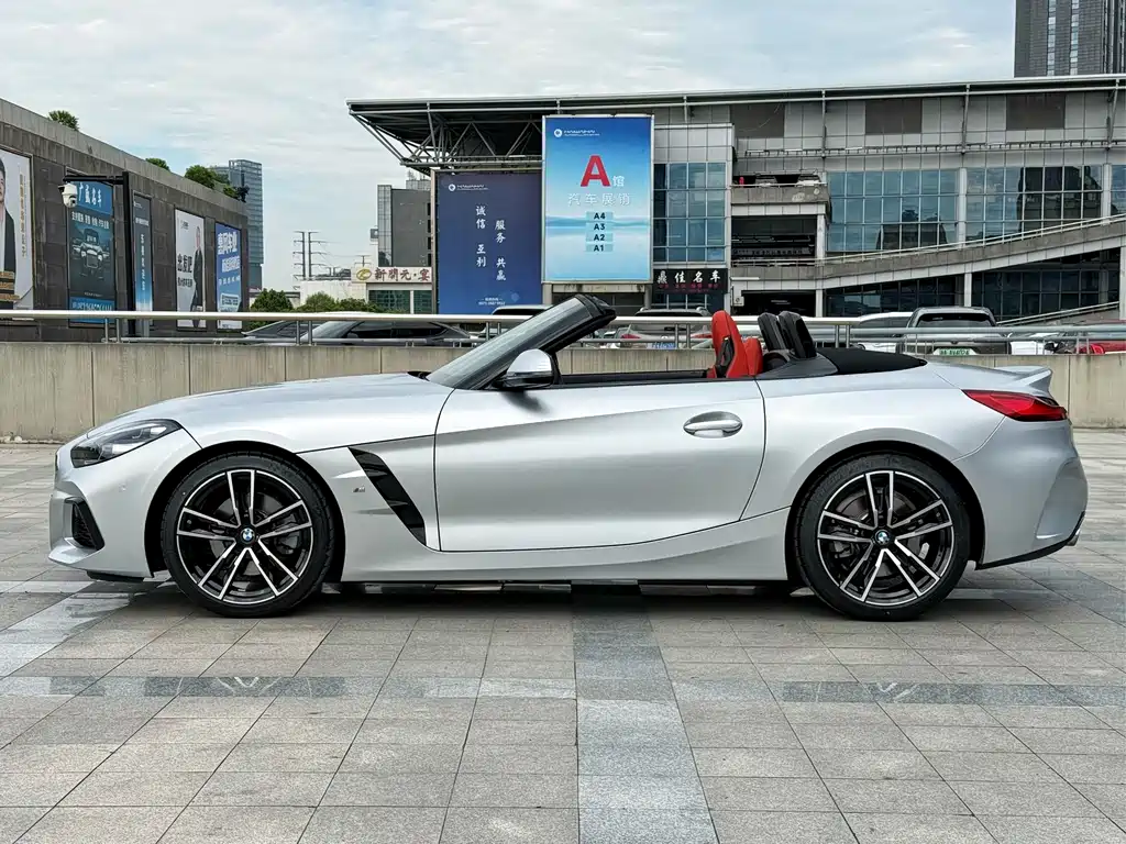 BMW Z4 2023 — фото 3