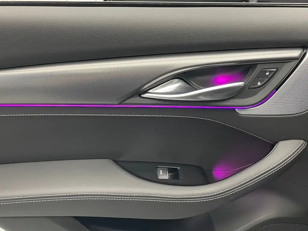 Cadillac CT5 2024 — фото 15