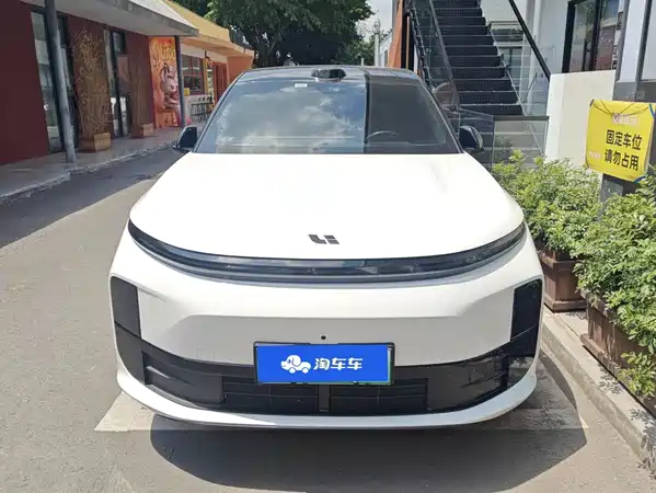 Li Auto L6 2024