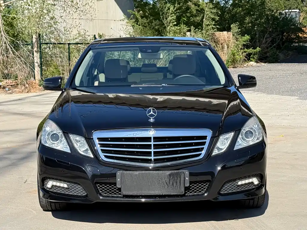 Mercedes-Benz E-Class 2010 — фото 2