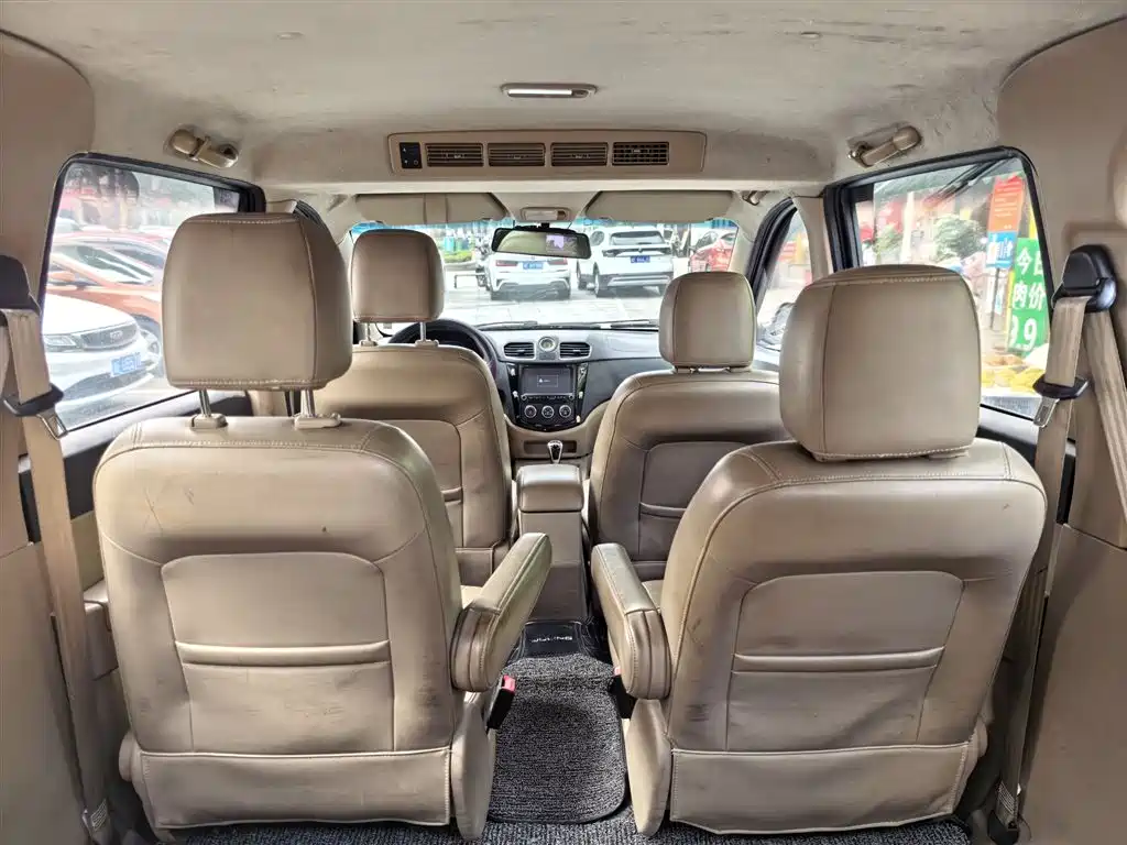 Wuling Hongguang 2015 — фото 8