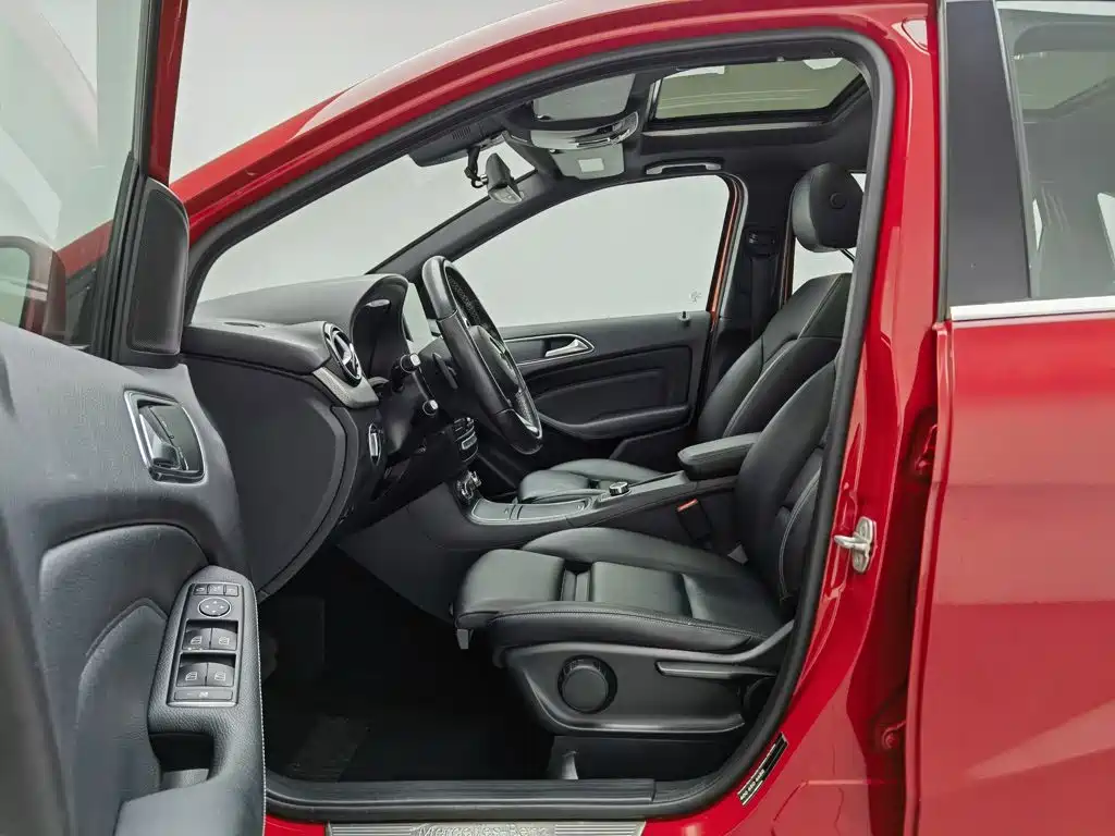 Mercedes-Benz B-Class 2017 — фото 10